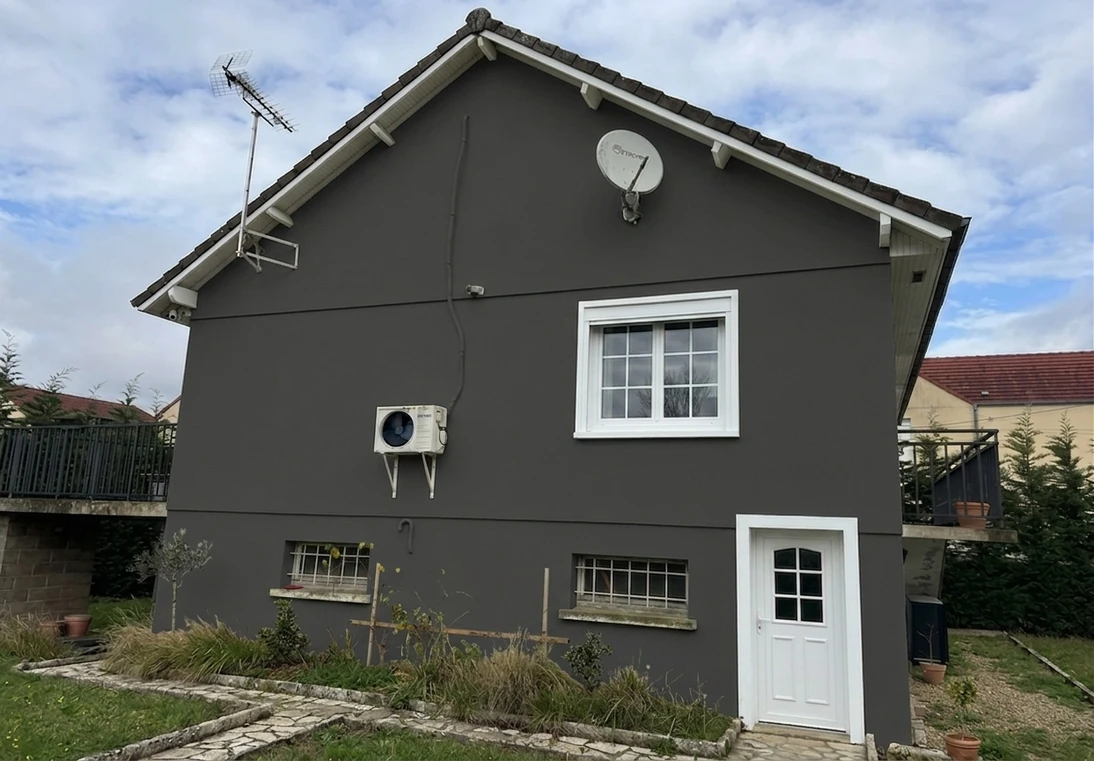 Iron Ore Charcoal + Pure White - Modern Farmhouse