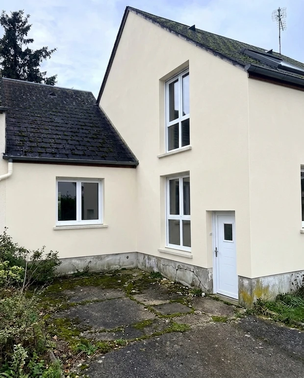 Fassade in Weiss nach KI-Farbsimulation