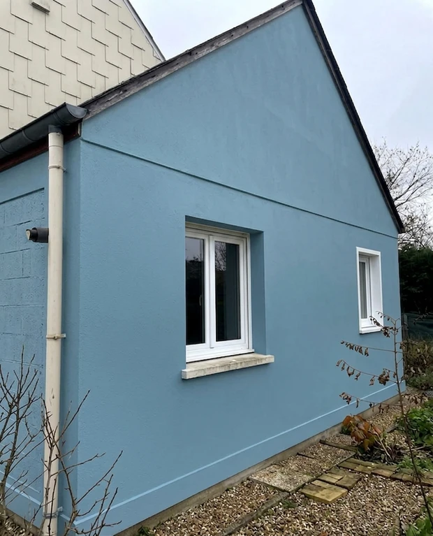 Façade en Bleu Pastel après simulation couleur (IA)