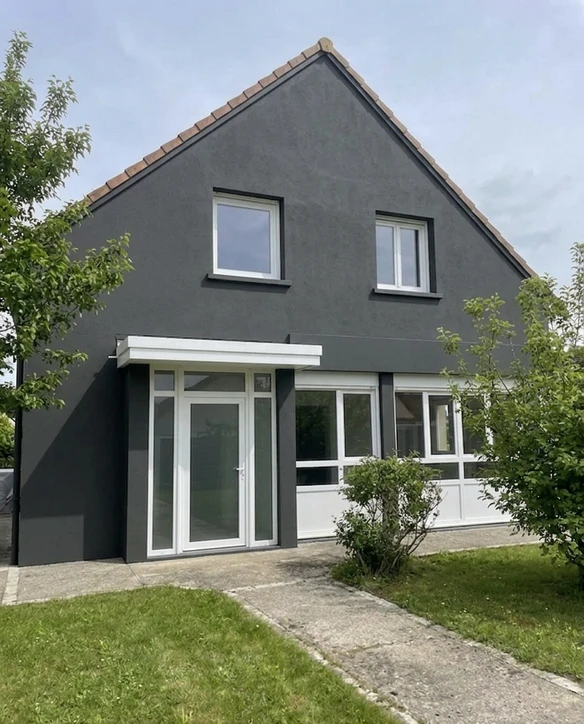 Façade en Charbon après simulation couleur (IA)