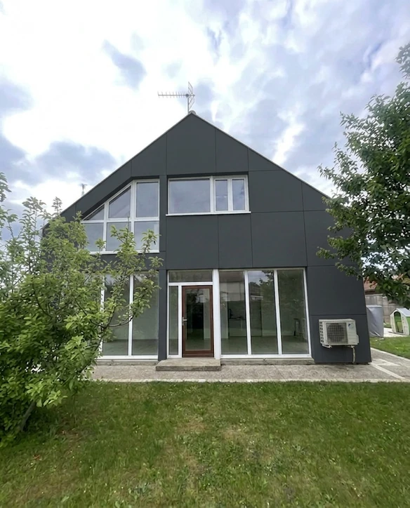 Façade en Gris Anthracite après simulation couleur (IA)