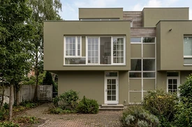 Façade en Vert Olive après simulation couleur (IA)