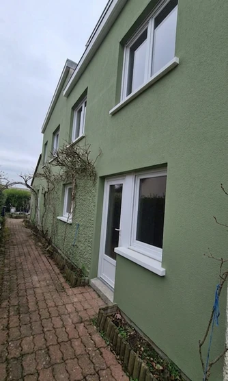 Façade en Vert Sauge après simulation couleur (IA)