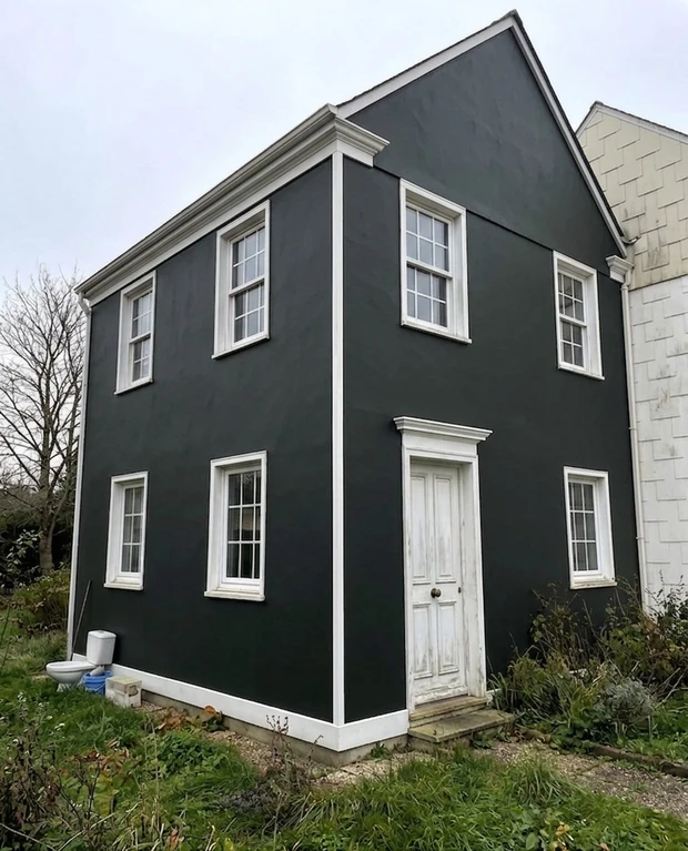 House facade in Charleston Green after AI colour preview