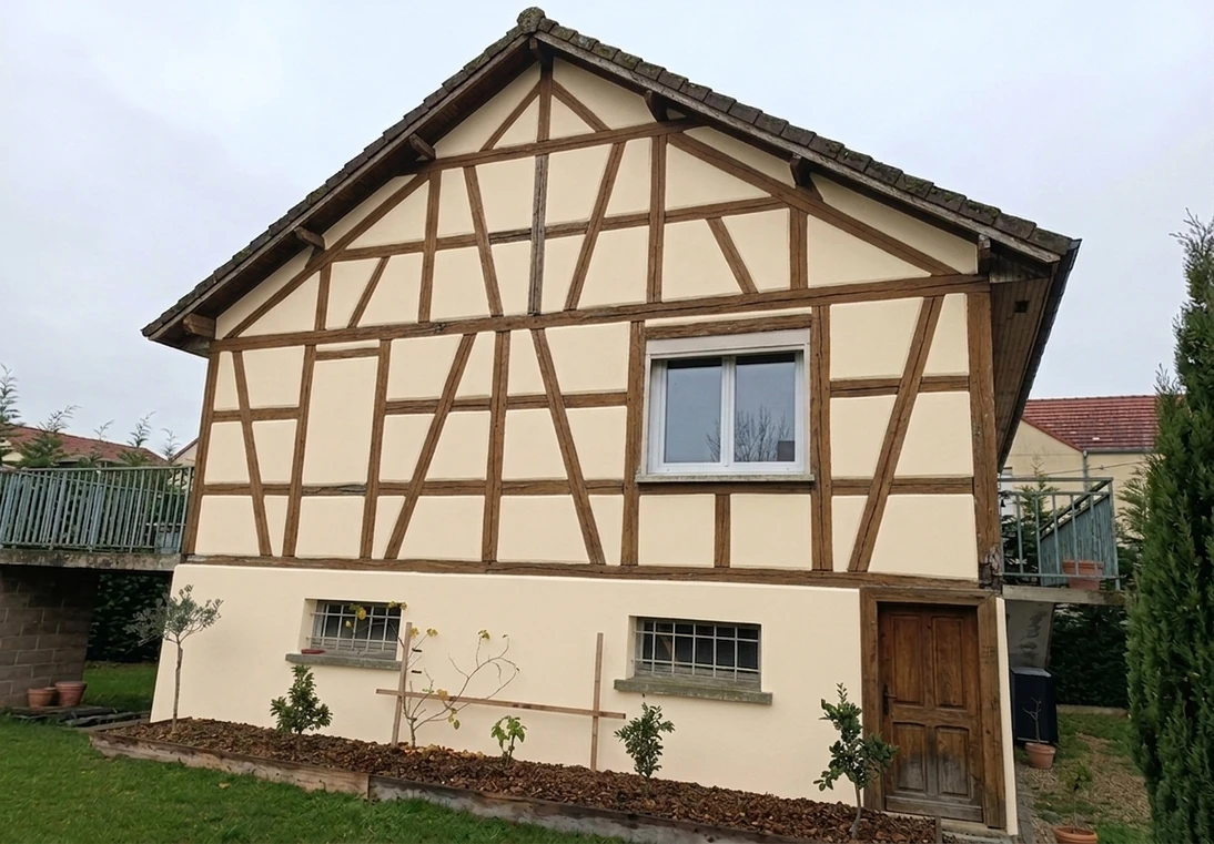 Cremeweiss + Rehbraun - Fachwerk
