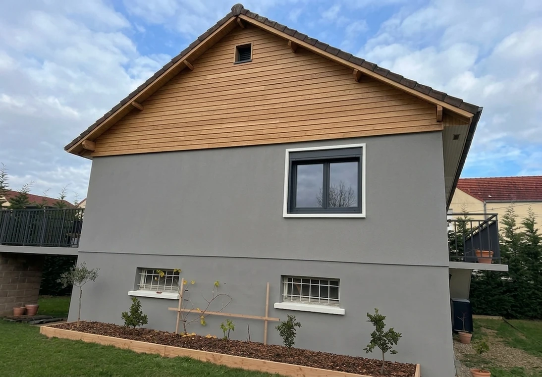 Betongrau + Holz natur - Moderne