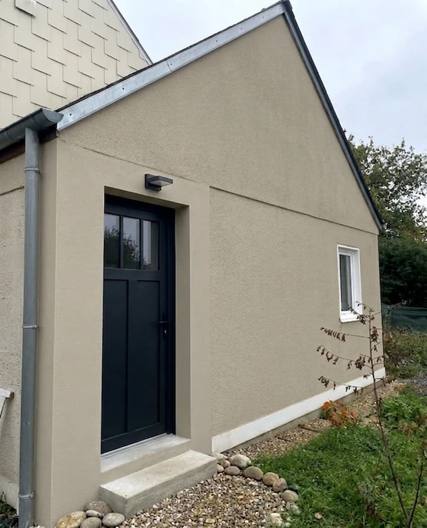 Greige Taupe + Matte Black - Transitional