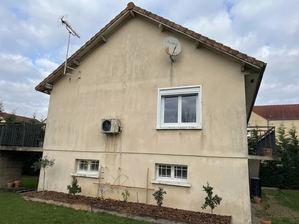 Mediterranean exterior wall before AI color preview