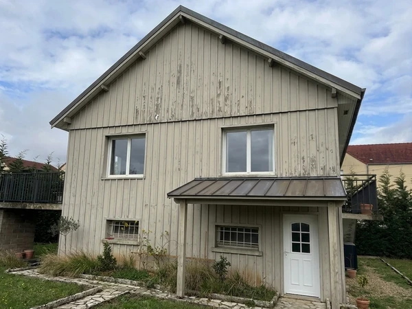Exterior wall before AI color preview (white family)